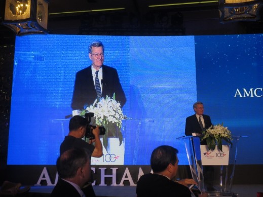 U.S. Ambassador to China Max Baucus used his time onstage during the evening gala to comment on AmCham’s value in building the global economy, saying that: "Your work creating jobs has led to a consumer spending boom on everything from iPhones to travel and study in the United States. And your assistance to the development of civil society and corporate social responsibility is vital to our work in China." 