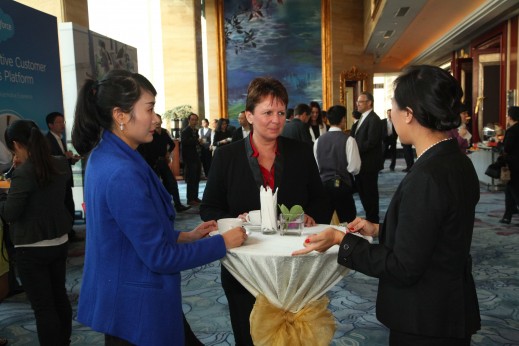 Melania Wu, Head of the HCP Beijing office, sharing a moment with Bettina Meyer , Editor in Chief – Automobile Produktion during a break 