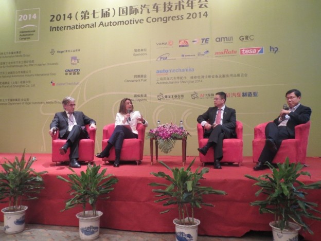 Human Capital Partners Managing Director Asia, Vanessa Moriel participated in a panel discussion on the automotive engineering talent pool in China with Dr. Frank Zhao, Director of the Tsinghua Automotive Strategy Research Institute (rightmost); Binyi Bai, Powertrain Director of China Operations, Volvo Car Corporation (second from the right); and Dr. Ing. Jan-Welm Biermann, Vice Director of fka, Forschungsgesellschaft Kraftfahrwesen Aachen mbH (leftmost).
